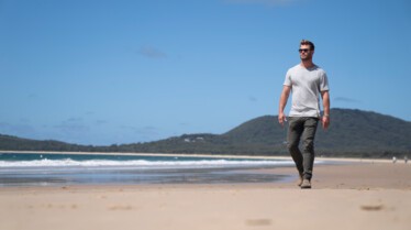 Chris Hemsworth à la rencontre des requins (12).jpg
