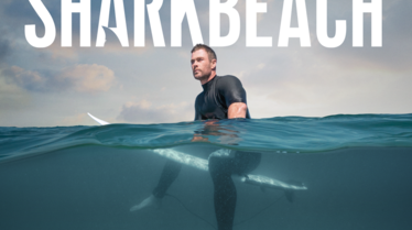 Chris Hemsworth à la rencontre des requins KA ENG.png