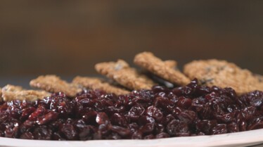 Cerises et pâte à muffins (2).JPG