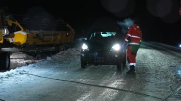 Ice Road Rescue (3).jpg