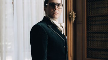 Disney+ - Becoming Karl Lagerfeld - Daniel Brühl (5).jpg