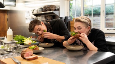 L'odyssée culinaire anglaise de Florence Pugh.jpg