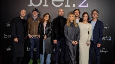 Bref.2.Photocall_EquipedelasérieBref.2_©OlivierVigerie_193107.JPG