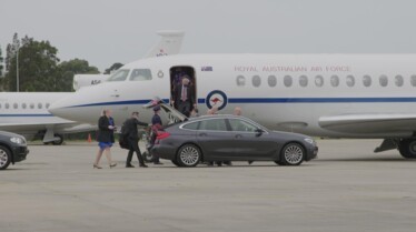 105_VIPs_InsideSydneyAirport_HD_0005.jpg
