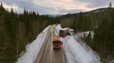 1101_Cliffhanger_IceRoadRescue_HD_02.jpg