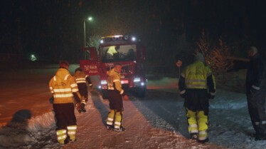 601_MegaTrouble_IceRoadRescue_LR_06_dba9f170b492758f319648583bf964c2bee085ed.JPG