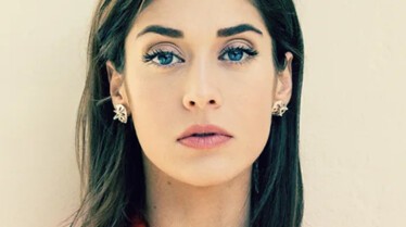 183554_Lizzy Caplan.jpg