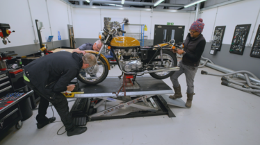 1405_TriumphBonneville_CarSOS_HD_10.png