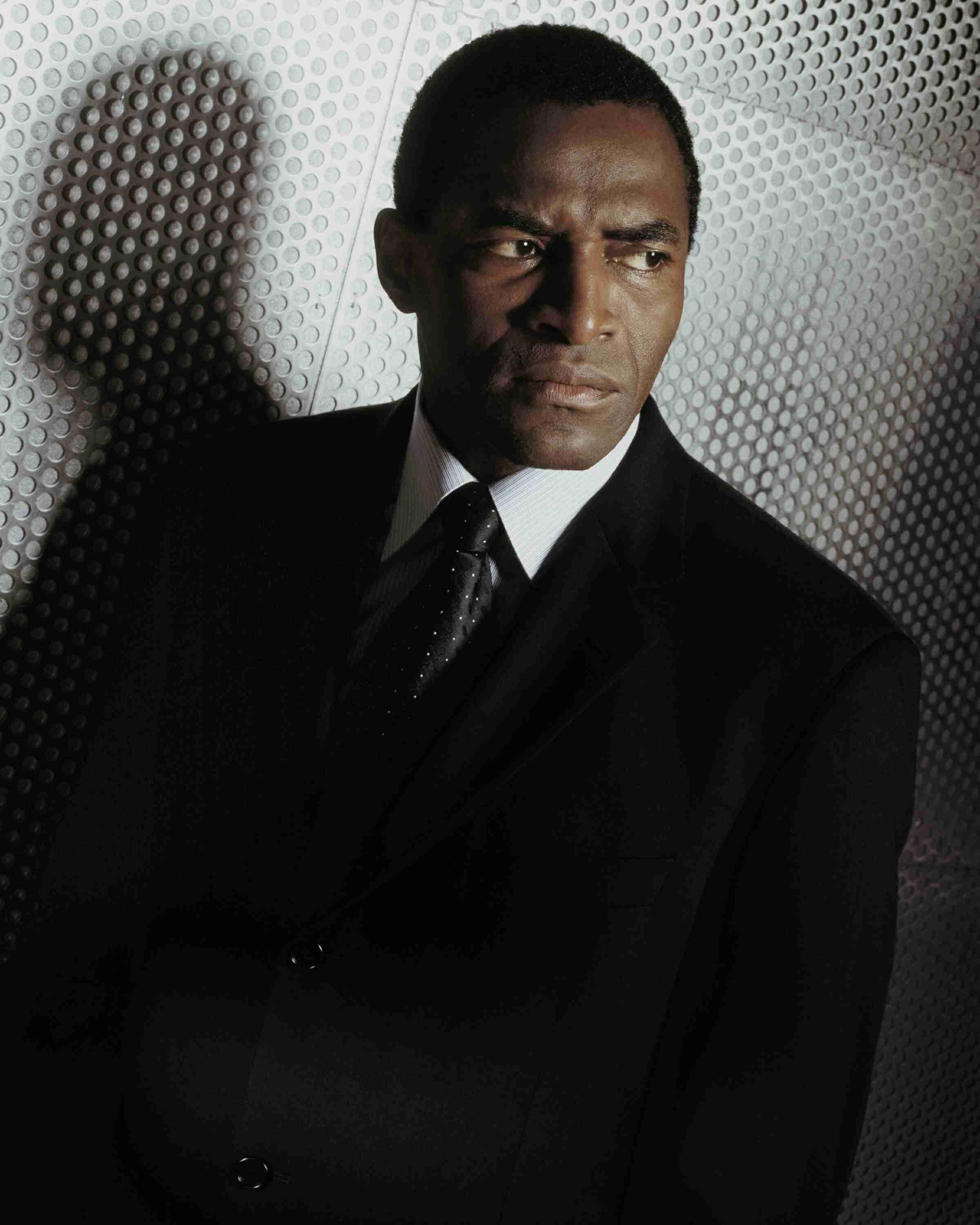 Carl Lumbly.jpg
