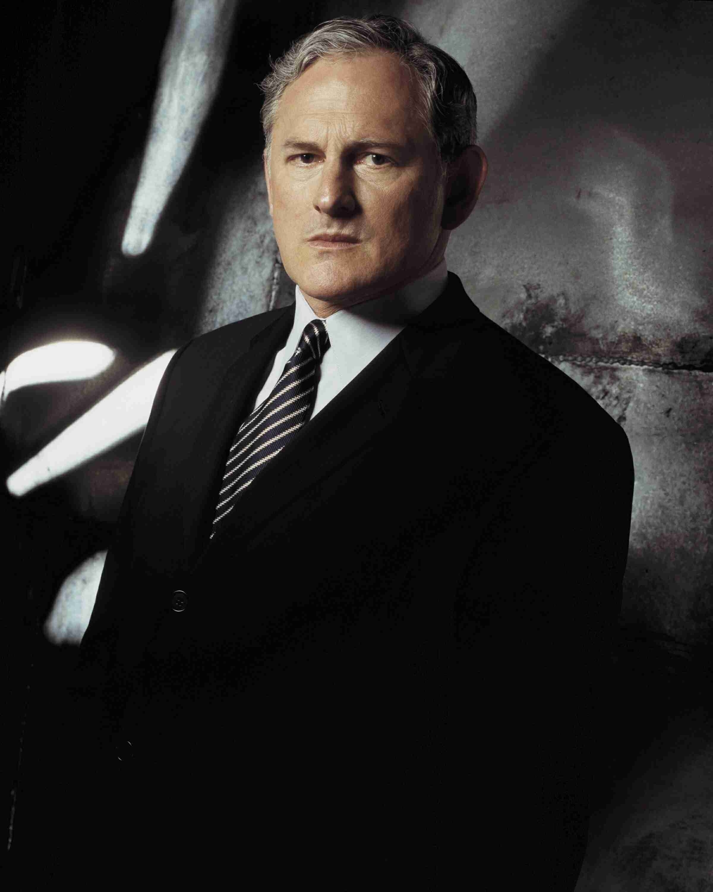 Victor Garber.jpg