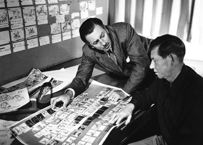 Walt Disney travaillant sur le film.jpg