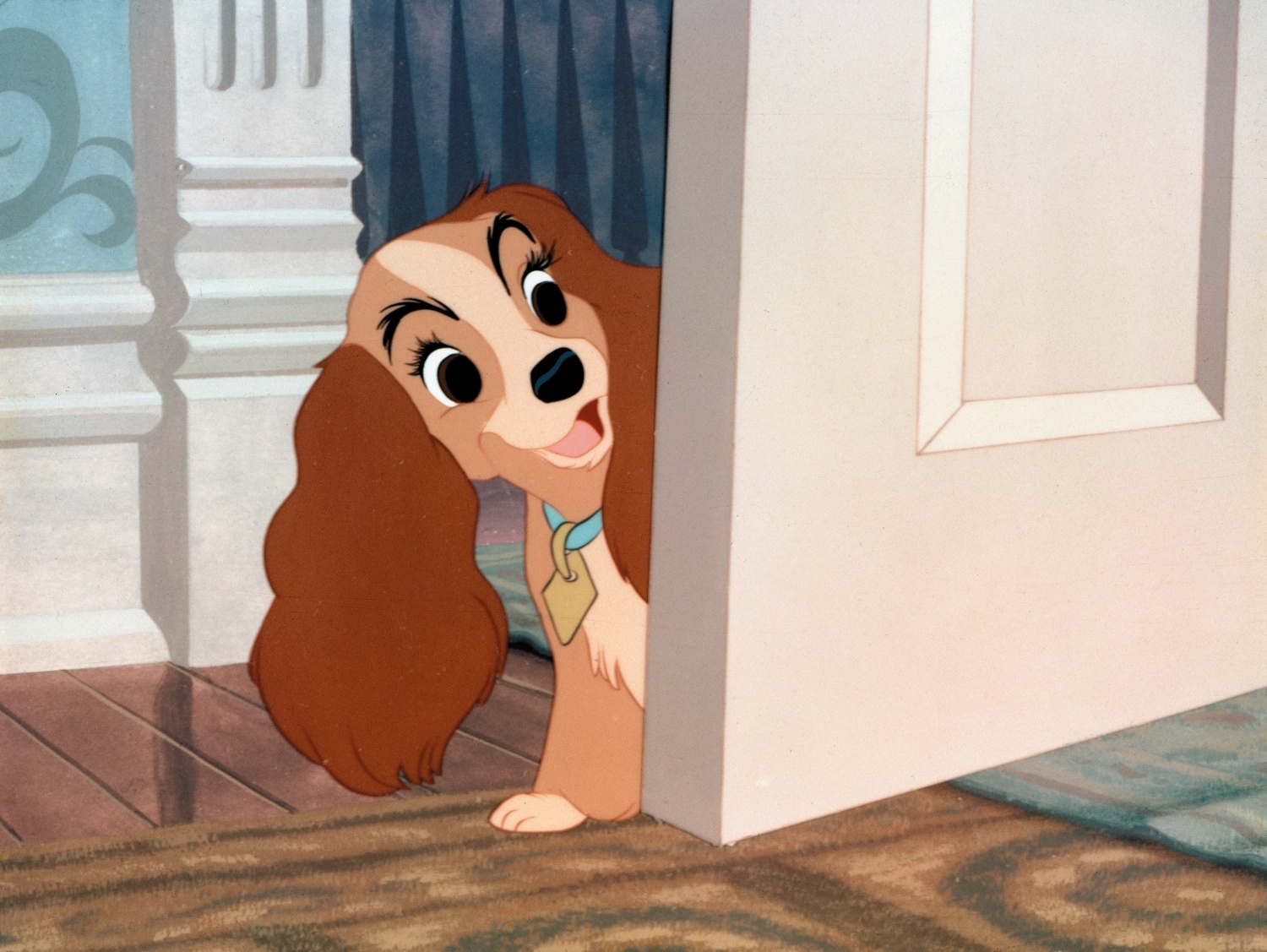 Lady derrière la porte.jpg