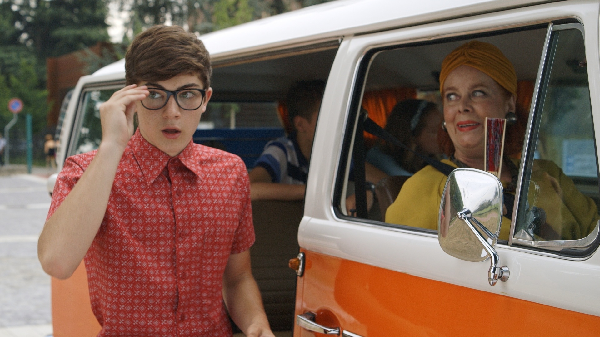 ALEX E CO_S02_EP01_2.jpg