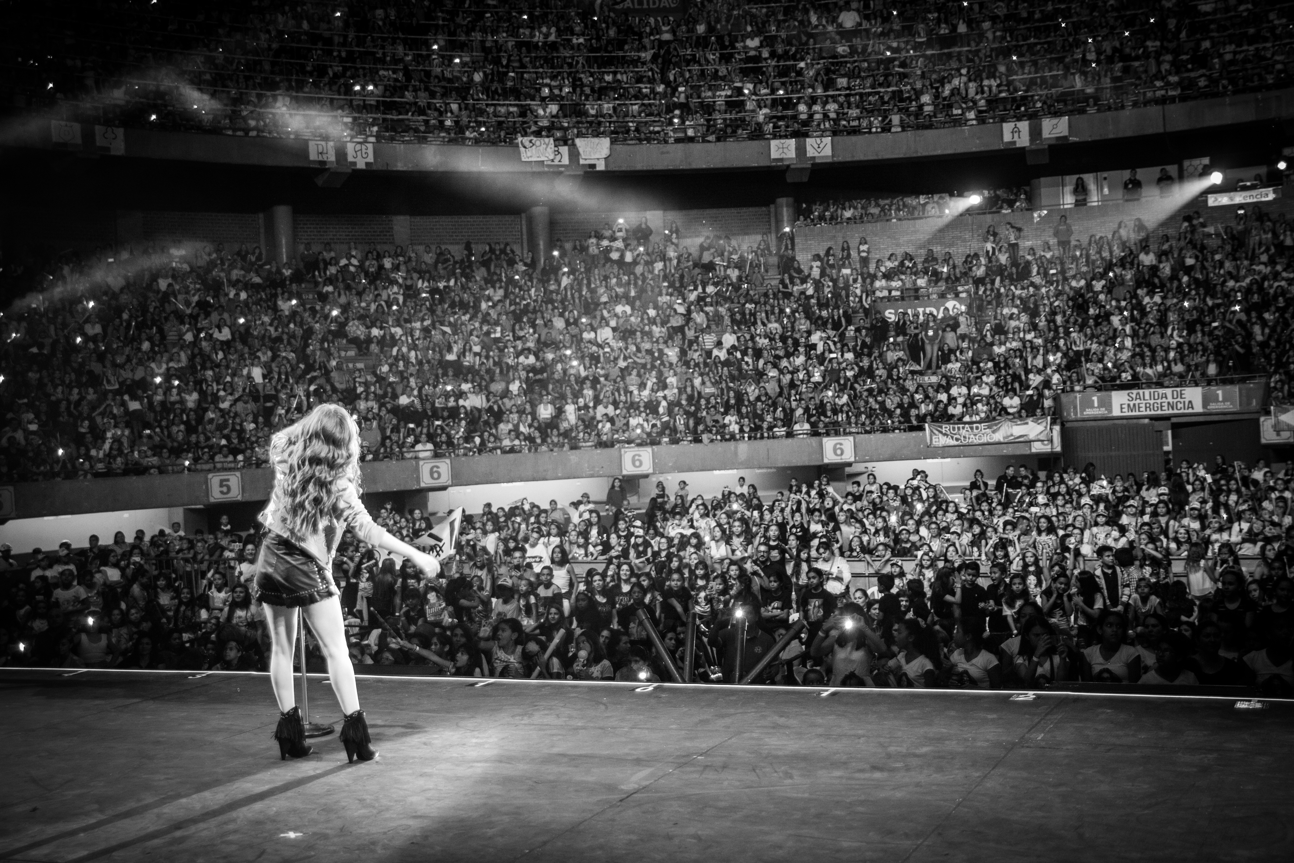 SL LIVE PIC (1).jpg