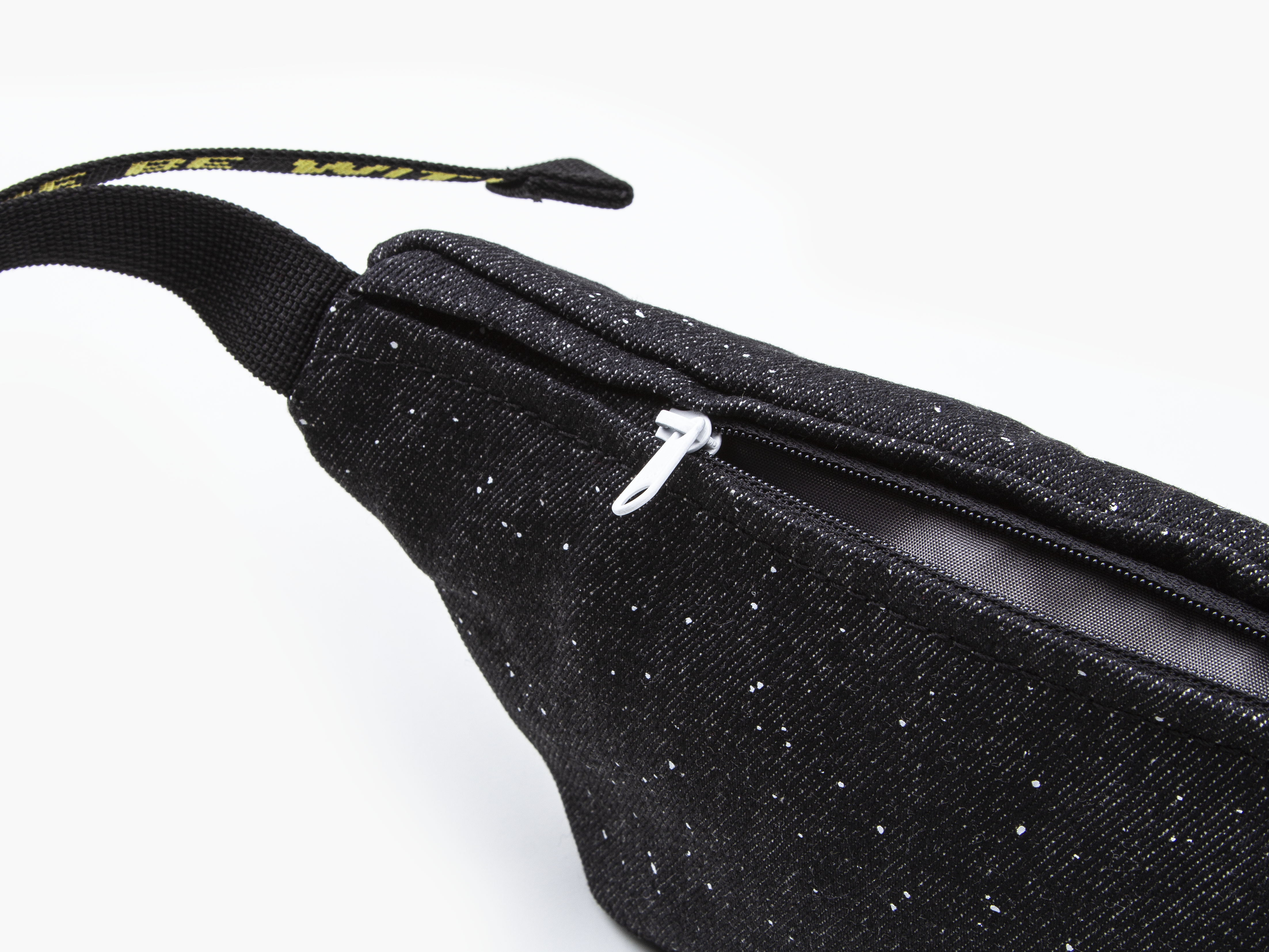 19_H2_38005-0077_LEVI'S STAR WARS PRINT SLING_59 - REGULAR BLACK_2.tif