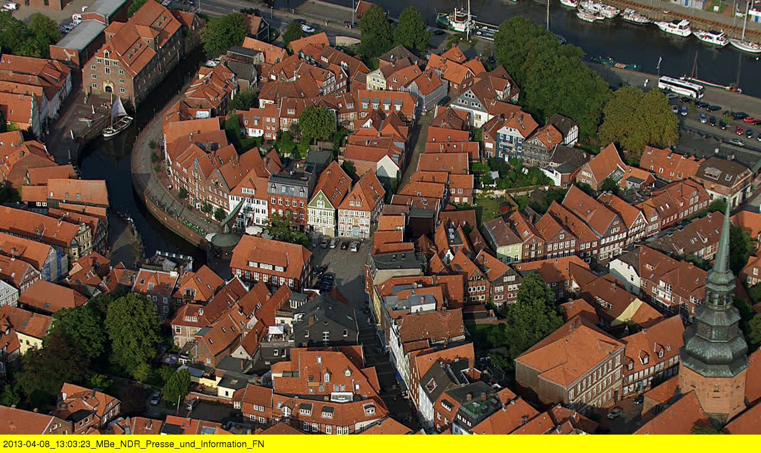 Elbe vu du ciel  De Schnackenburg à Hambourg 2.jpg