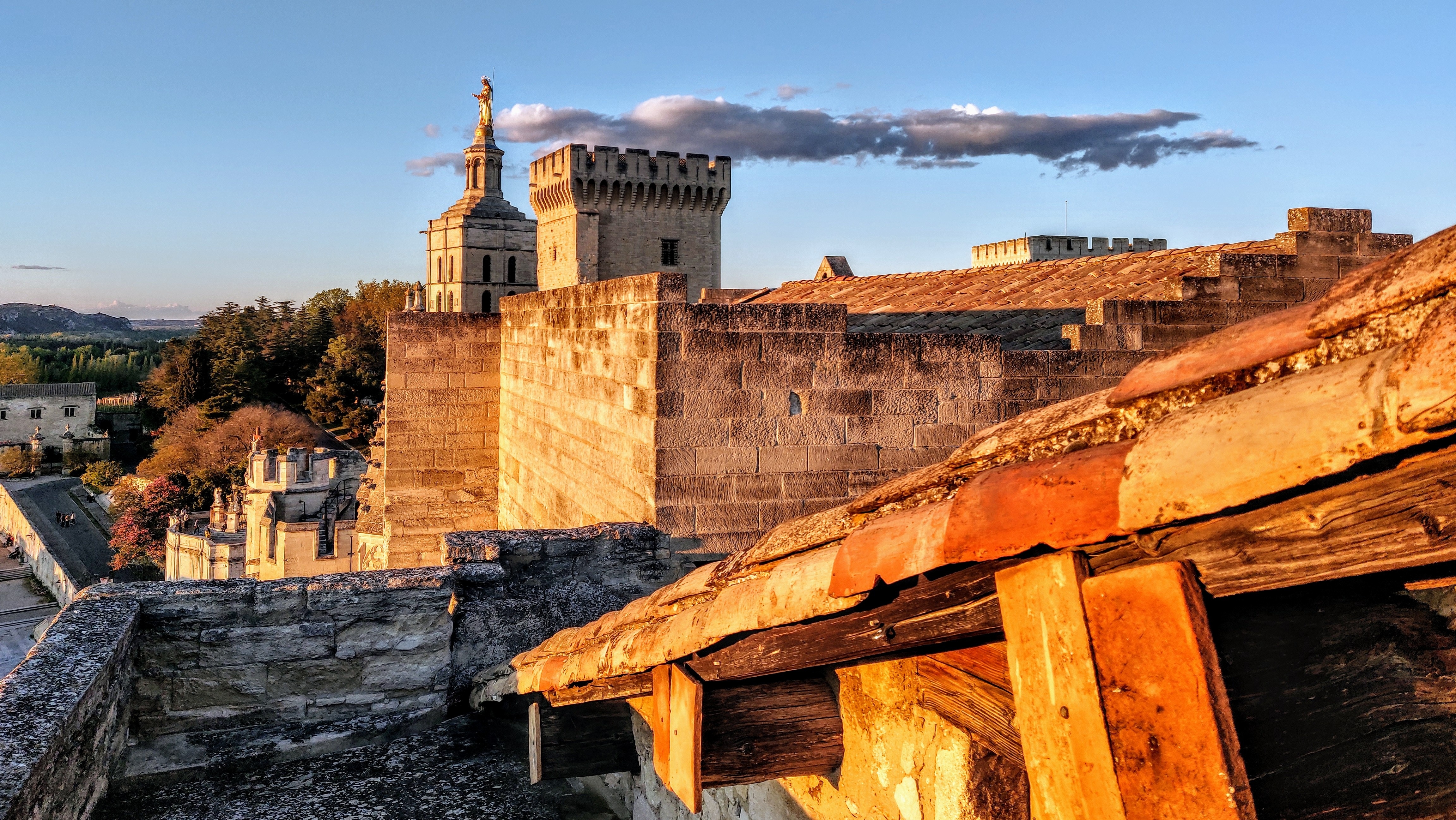 Secrets des sites mythiques de France - Avignon 2.jpg