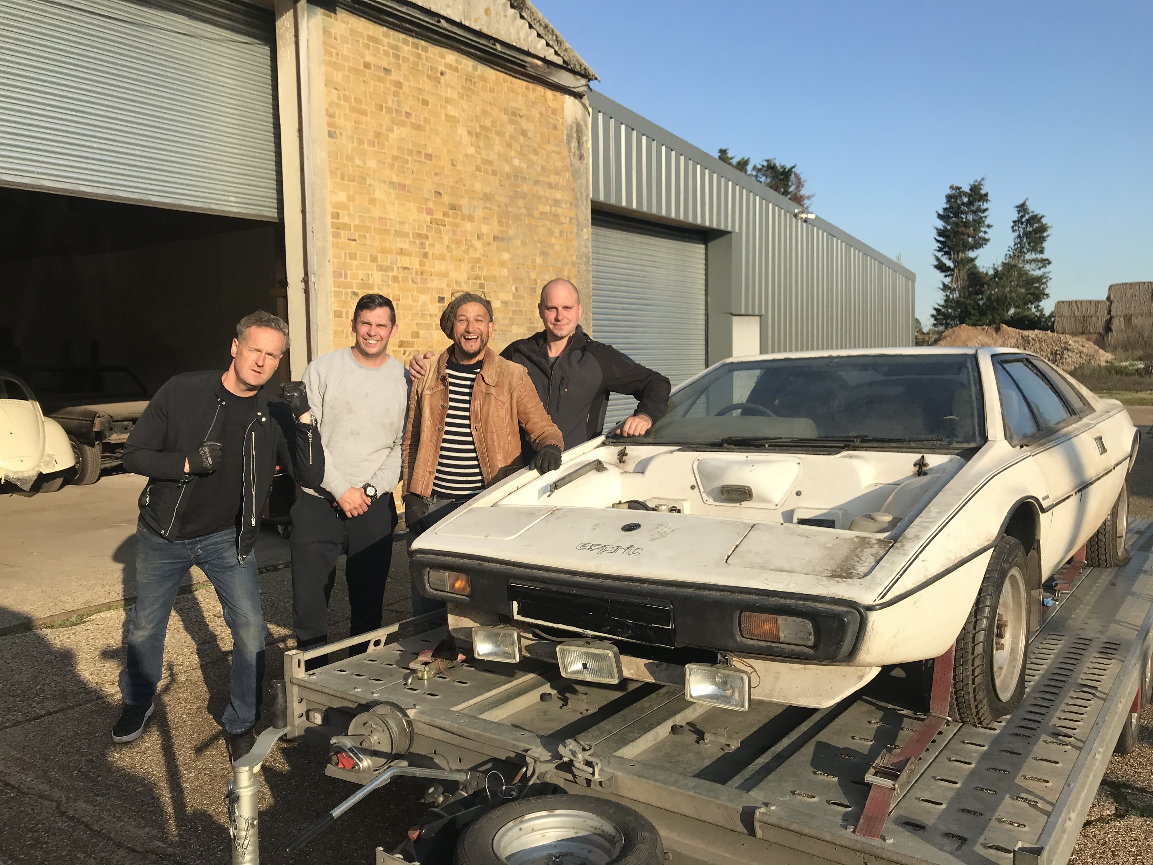 CarSOS - Lotus Esprit (1).jpg