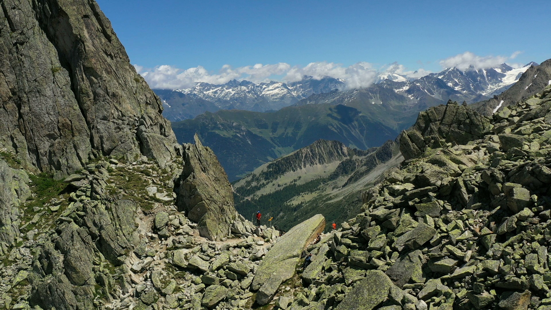 Les plus beaux treks  Le tour du Mont-Blanc (1).jpeg