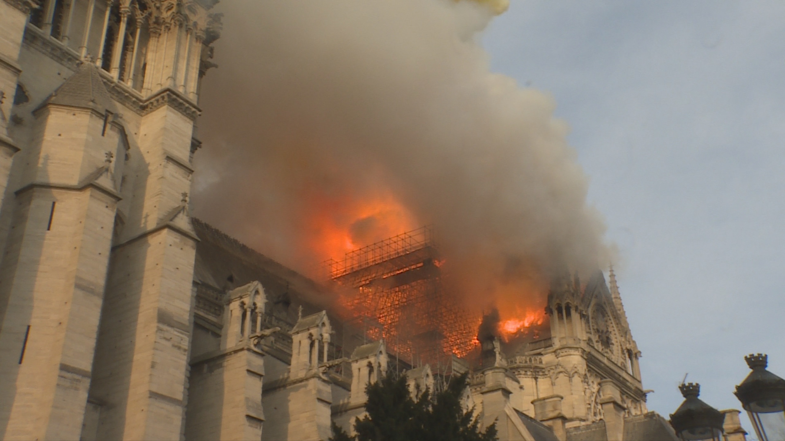 Notre-Dame  L'épreuve du feu (1).jpg