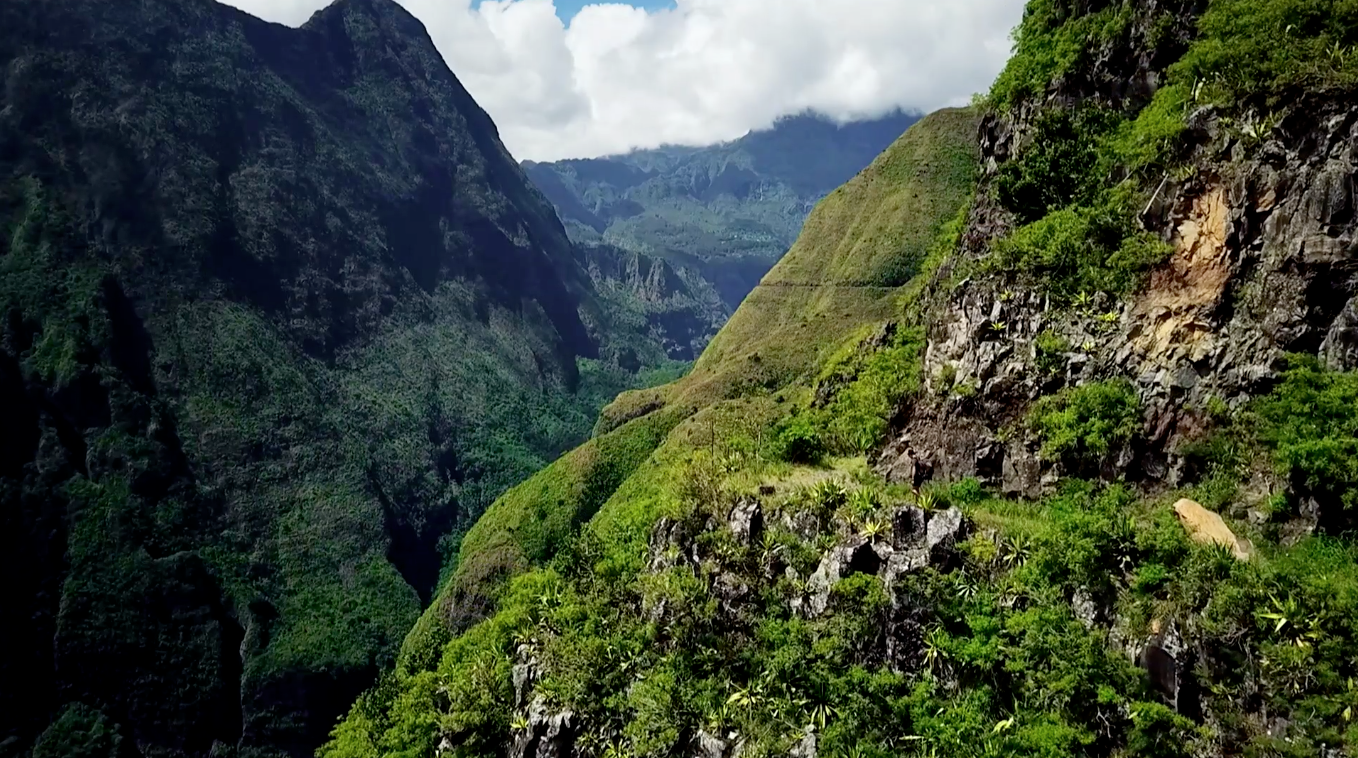 Les plus beaux treks  La traversée de la Réunion (1).png