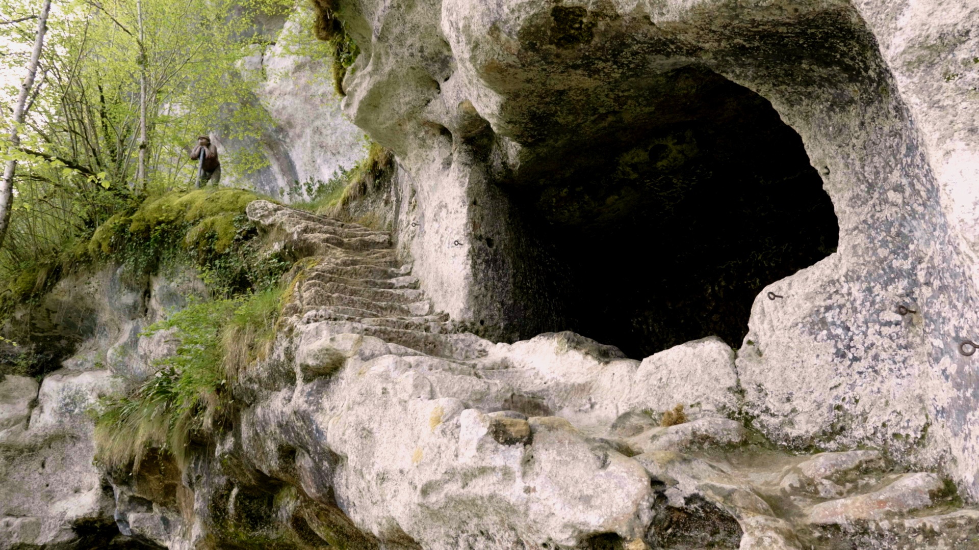 Sur les sentiers de l'histoire - EP1-Vallée de l'homme ©GEDEON Programmes 2_5.jpg