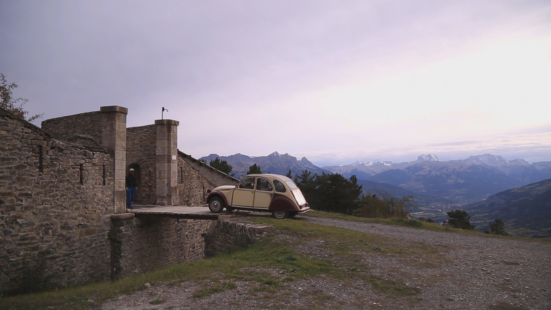 ROUTES MYTHIQUES - La route des Grandes Alpes (1).jpg