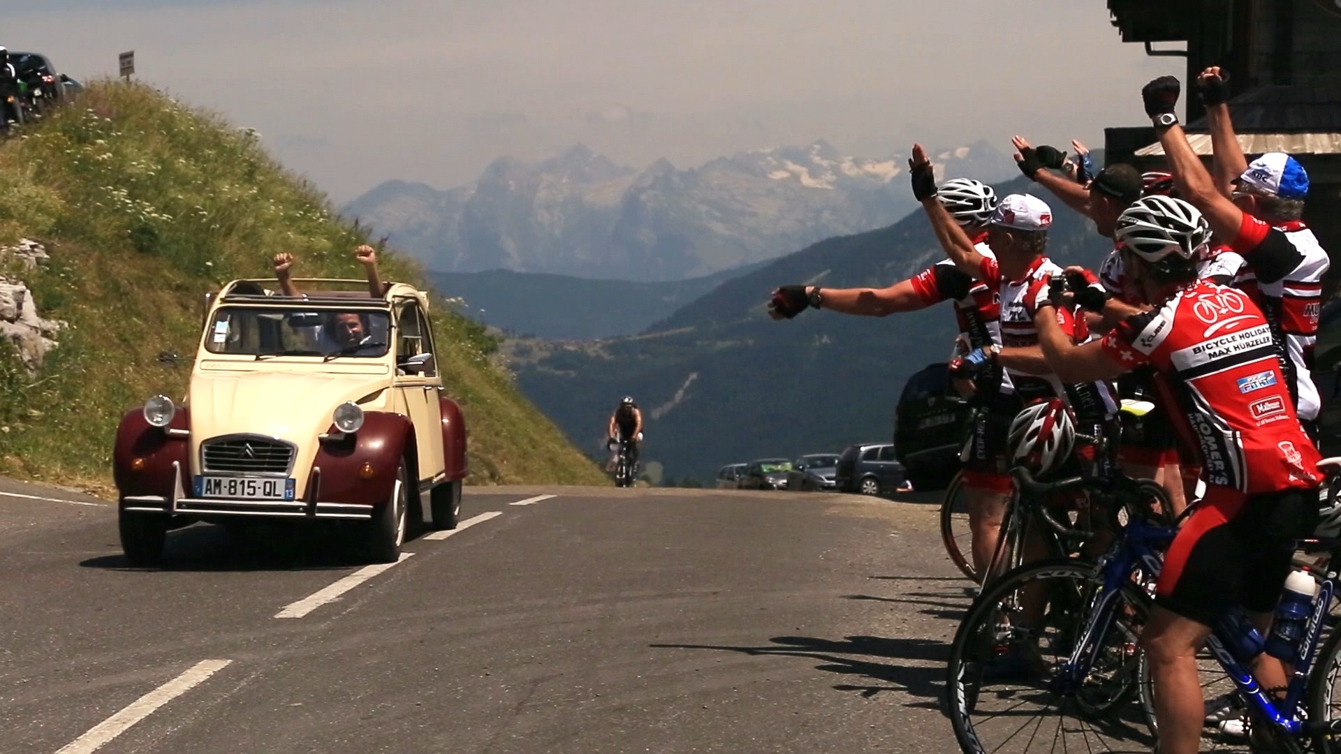 ROUTES MYTHIQUES - La route des Grandes Alpes (2).jpg