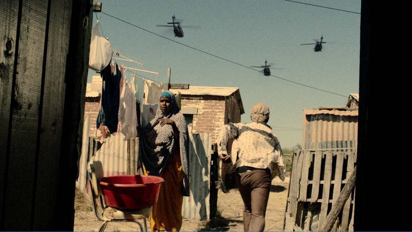 No Man Left Behind  Black Hawk à terre (2).PNG