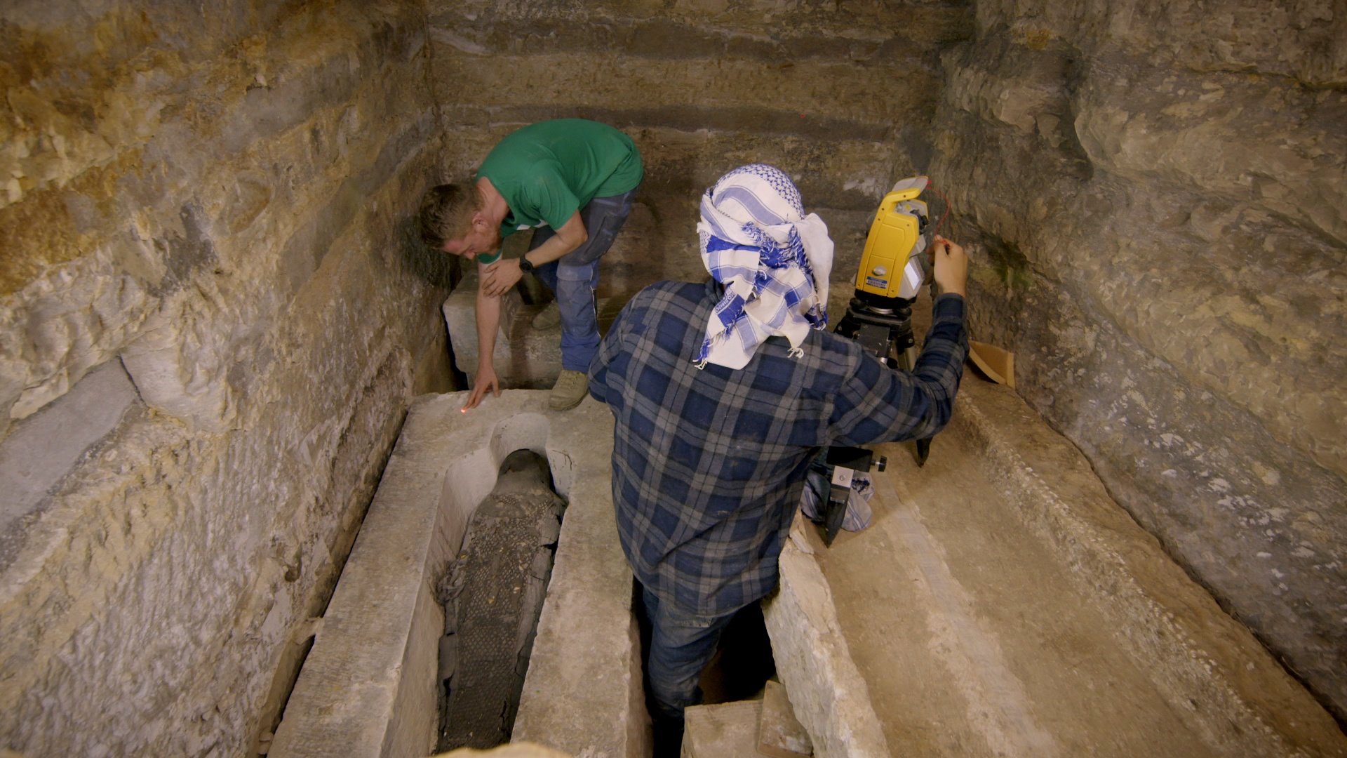 Ep104_ServantsOfTheSerpentGoddess_KingdomOfTheMummies_LR_03.jpg
