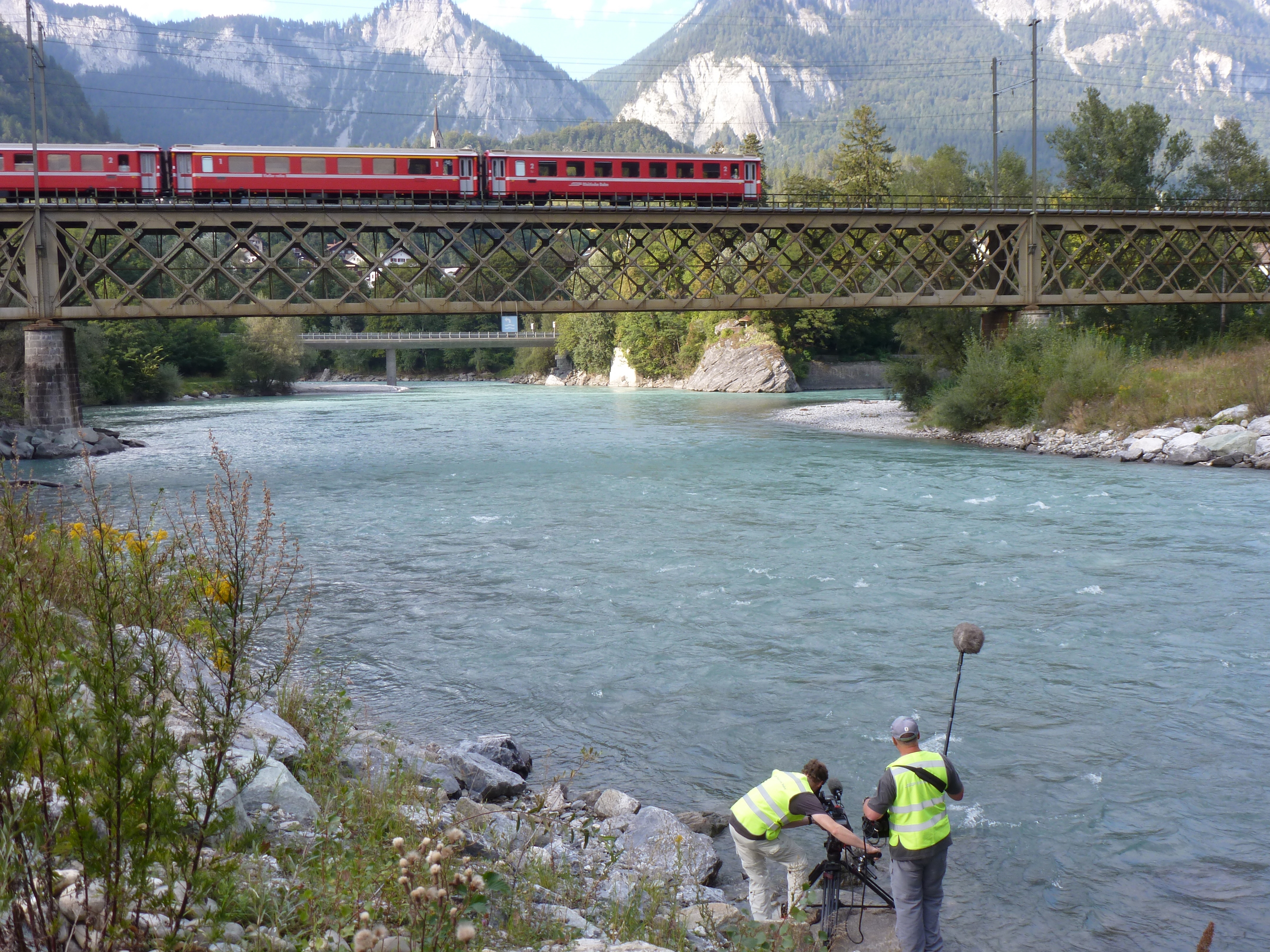 Un train à travers  Lugano (2).JPG