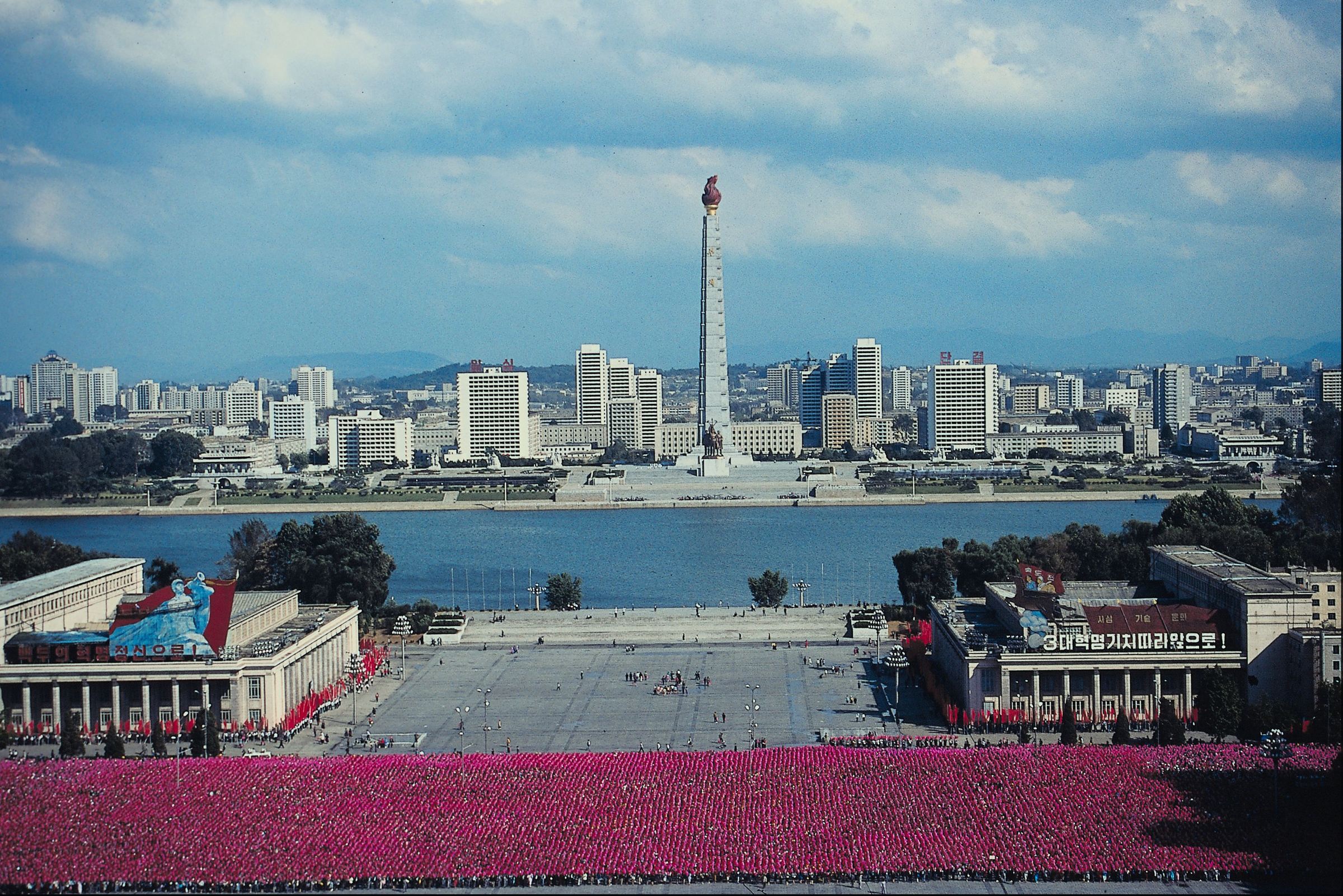 Explorer_InsideNorthKorea_004.jpg