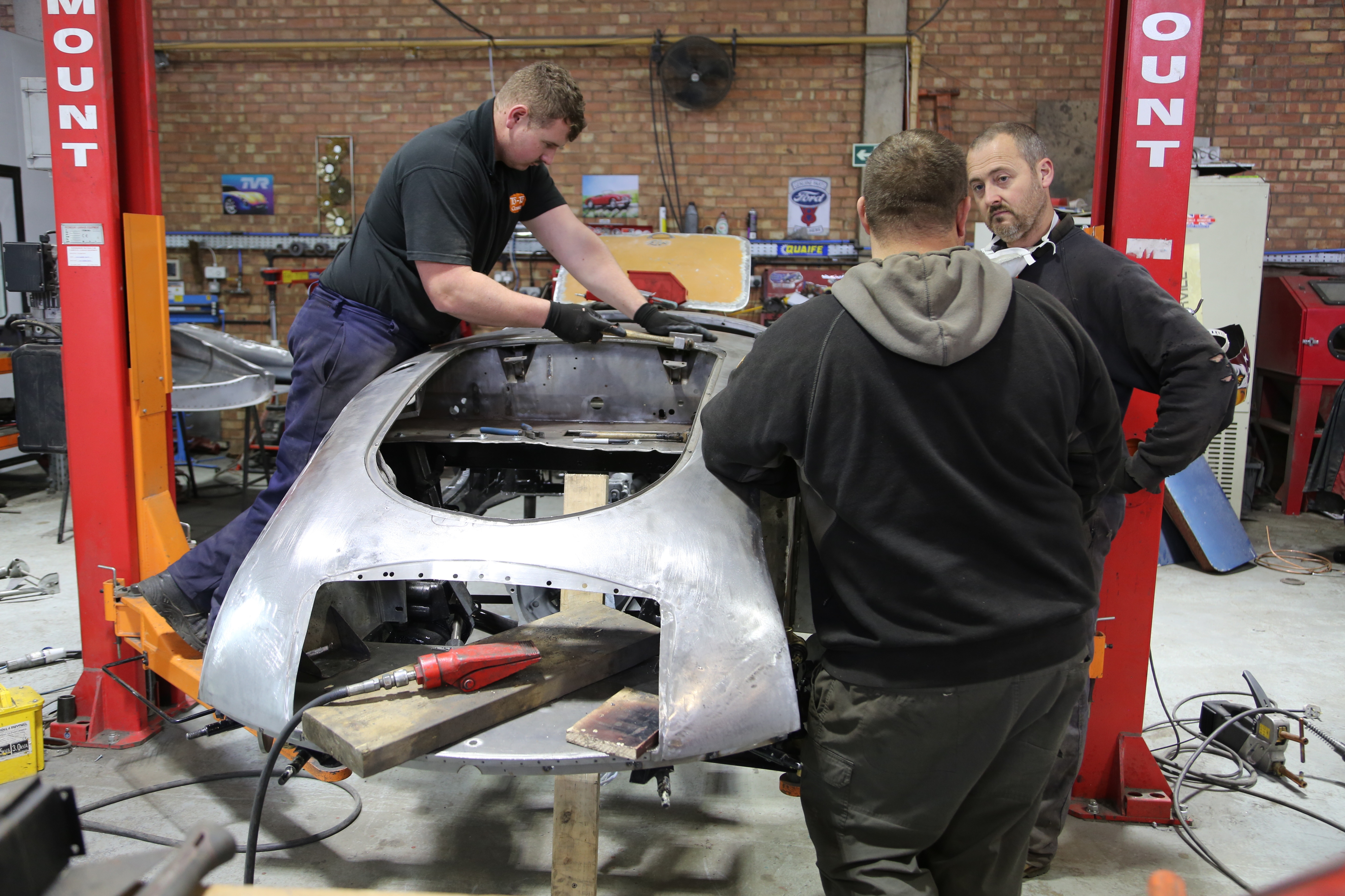 Car SOS  MGA Roadster (2).jpg