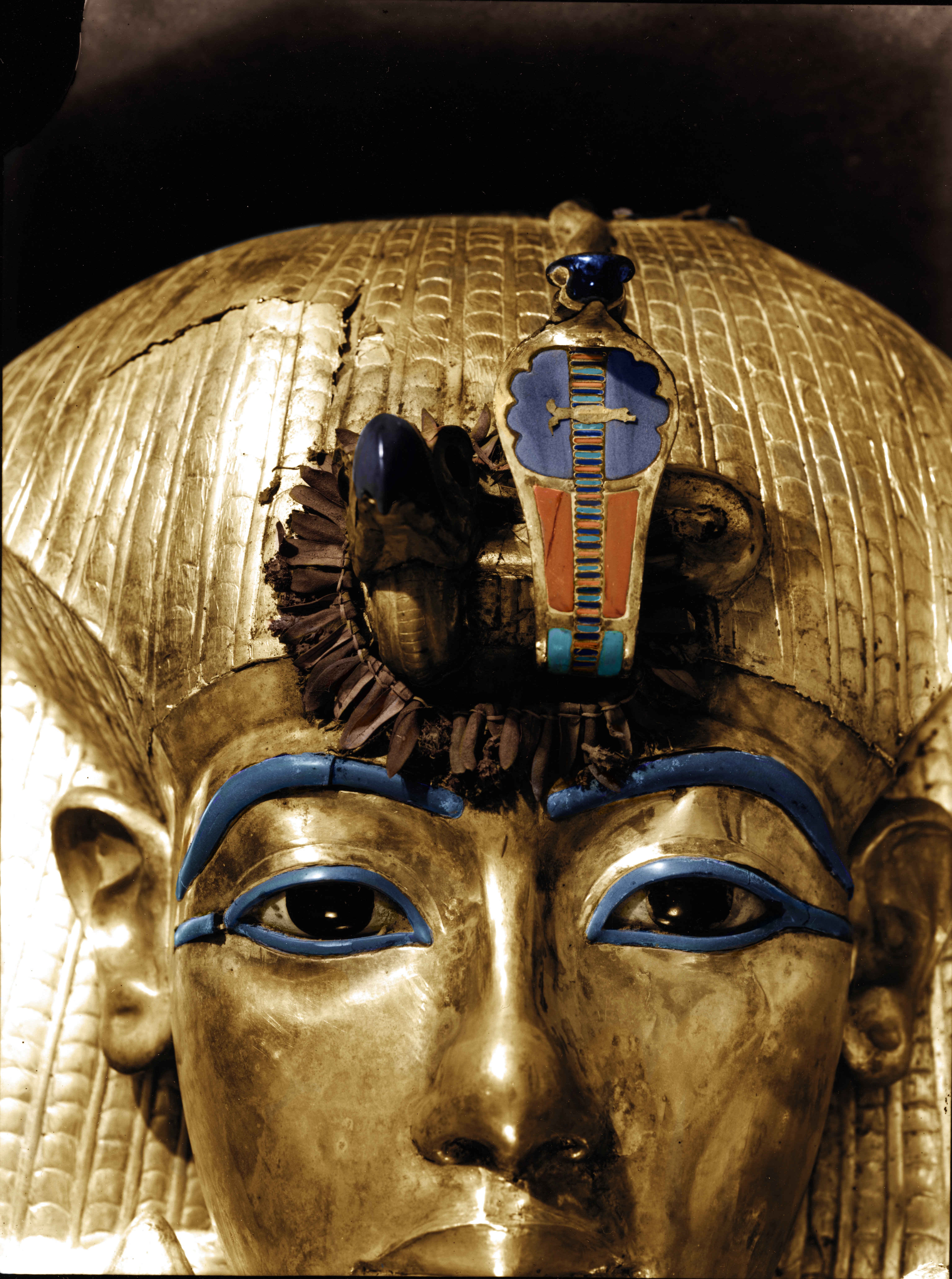 101_KingTutInColour_015.jpg