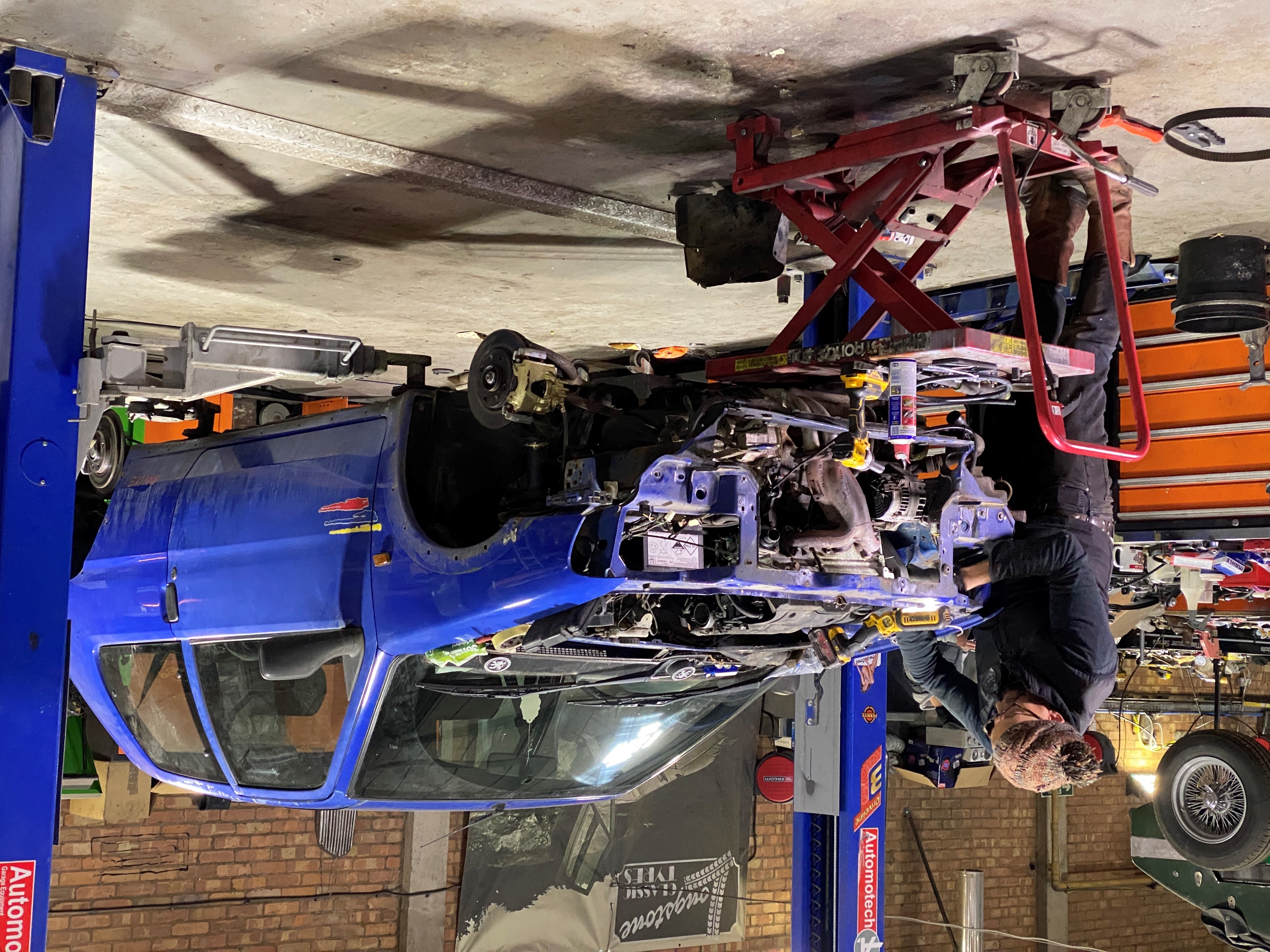 906_CarSOS_003.jpg