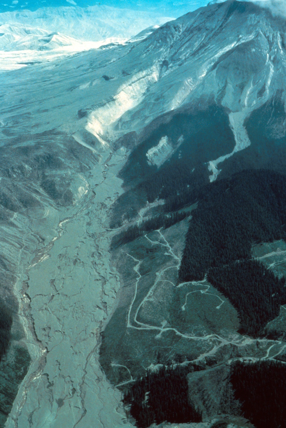 Seconds from disaster - Mnt St Elen Eruption 1.jpg