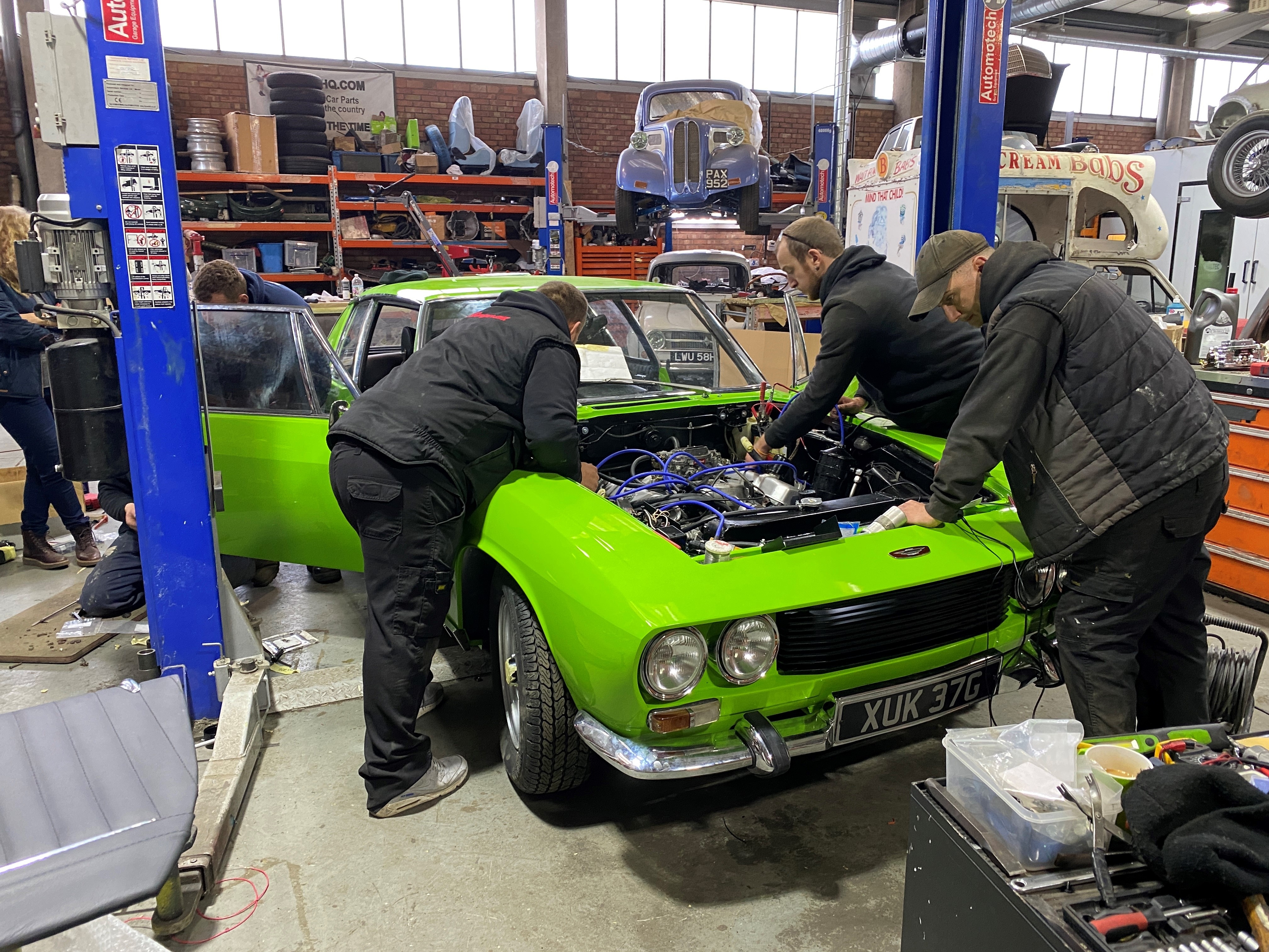 904_JensenInterceptor_CarSOS_009.jpg