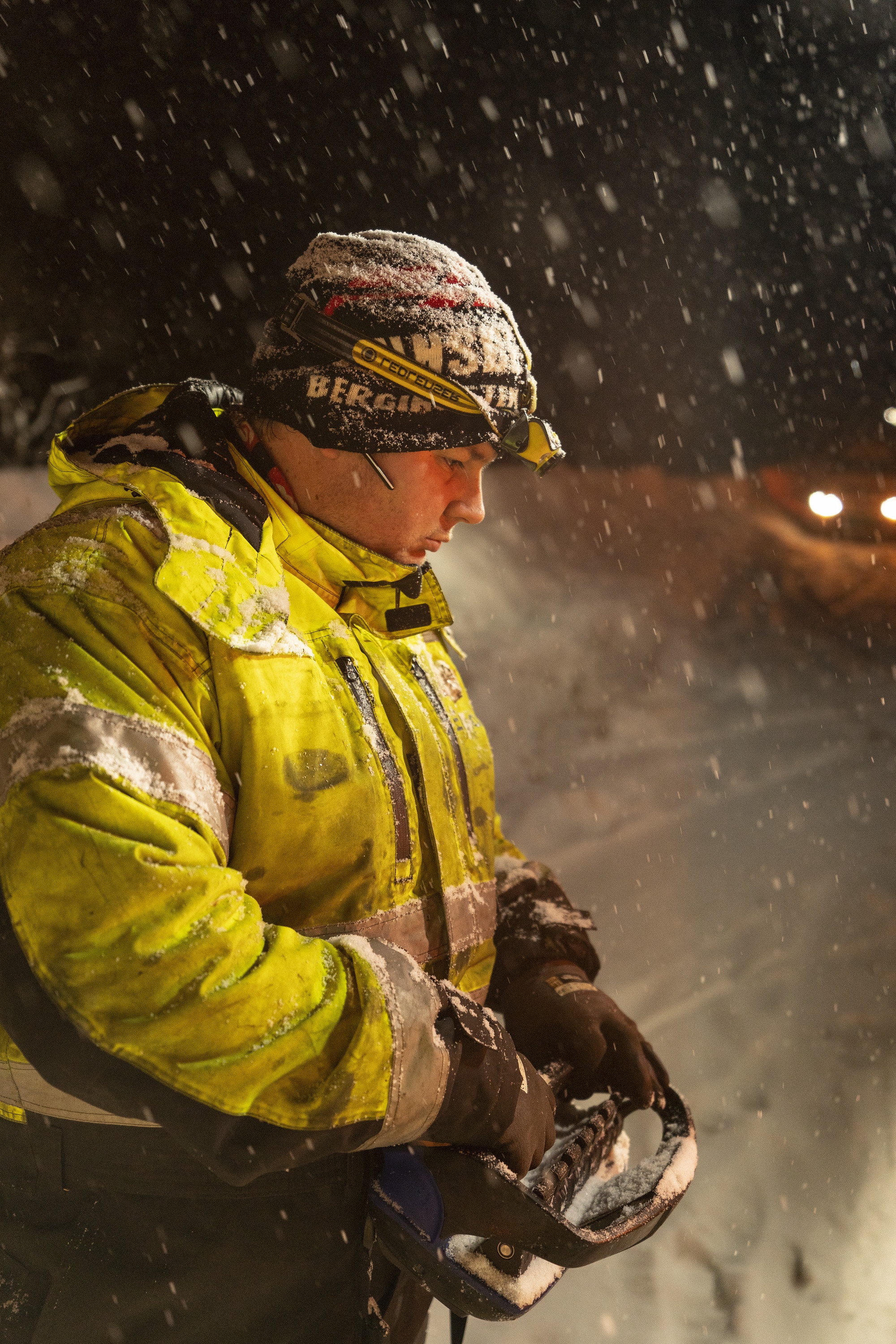 608_IceRoadRescue_009.jpg