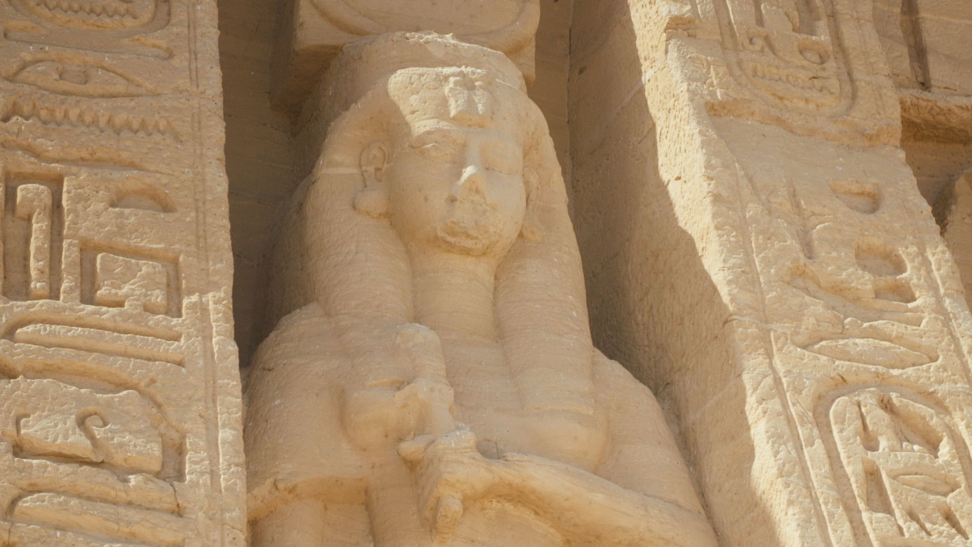 302_SecretsOfEgyptsQueens_LostTreasuresOfEgypt_LR_013.JPG