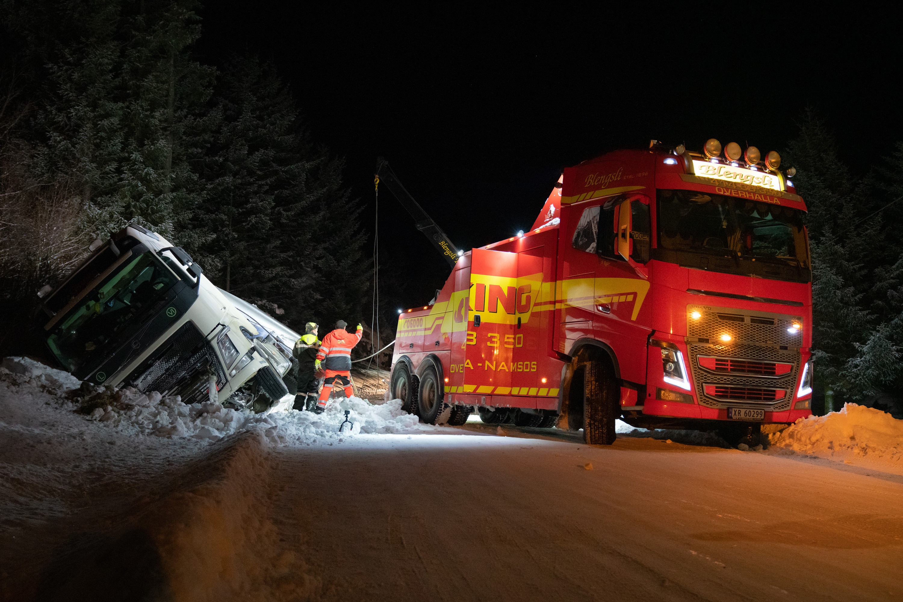 608_IceRoadRescue_026.jpg