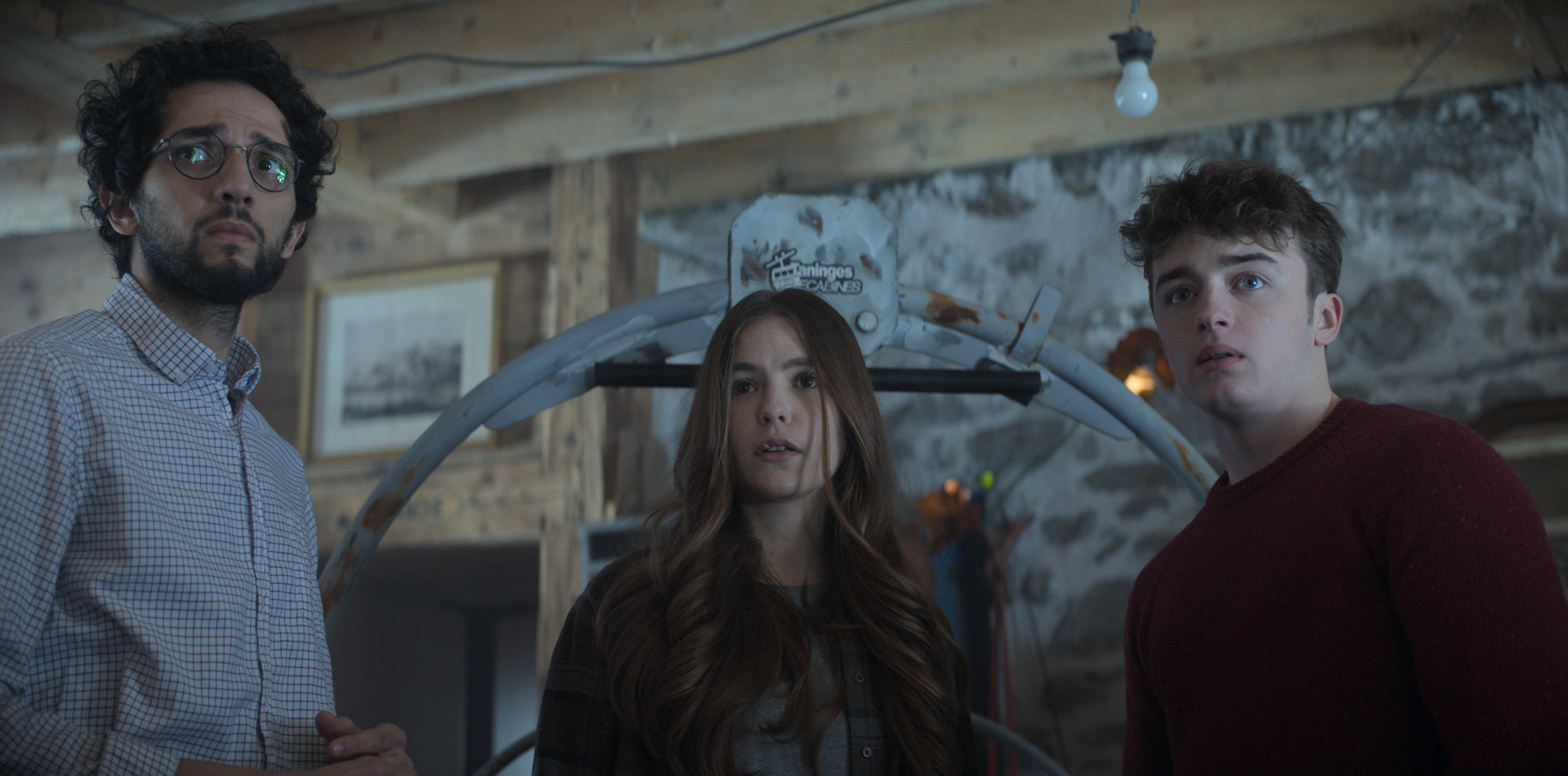 PARALLELES_EP104_ProXQ_UHD.00_29_36_06.Still050.png