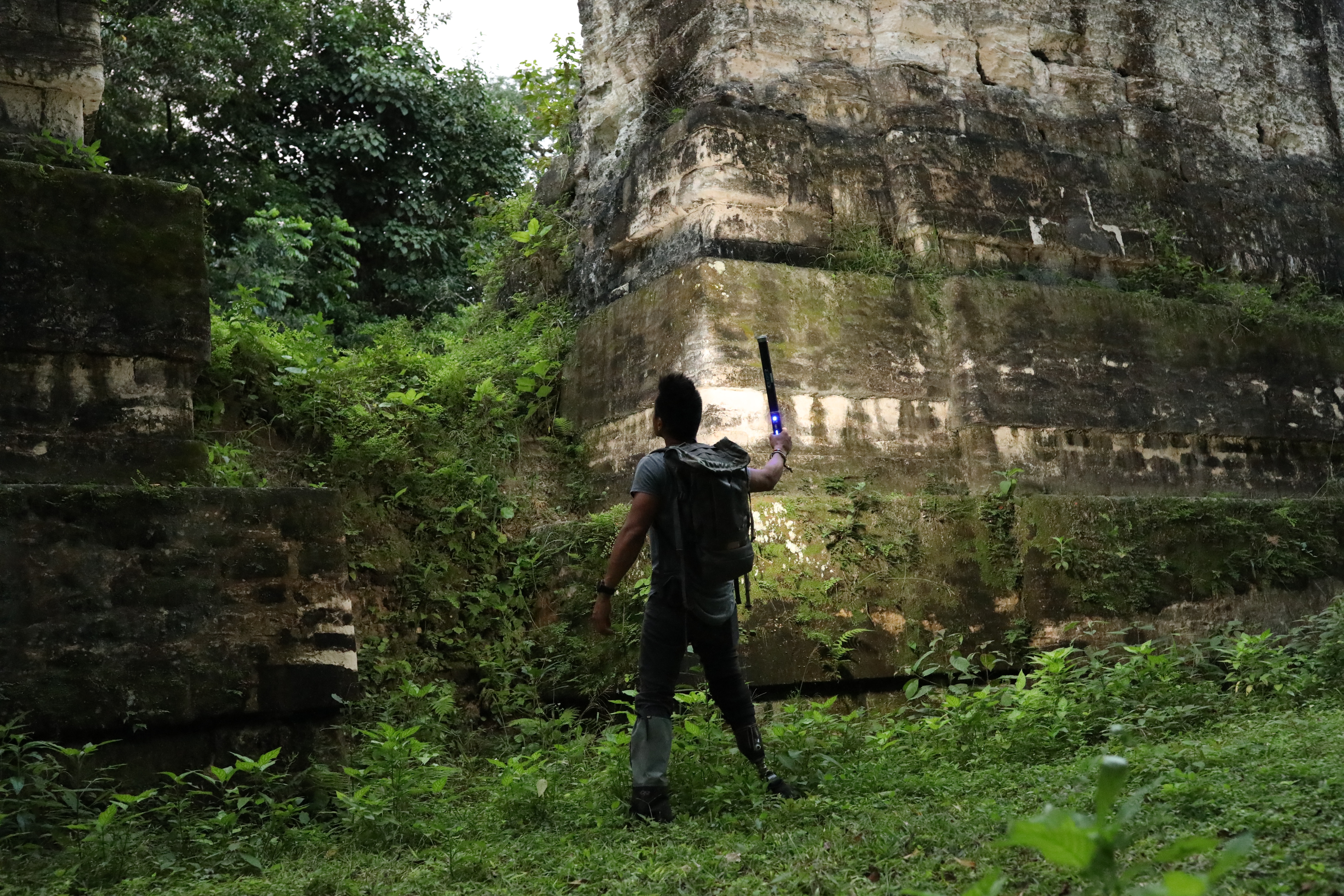 Les trésors perdus des Mayas  Un autel mystérieux (3).jpg