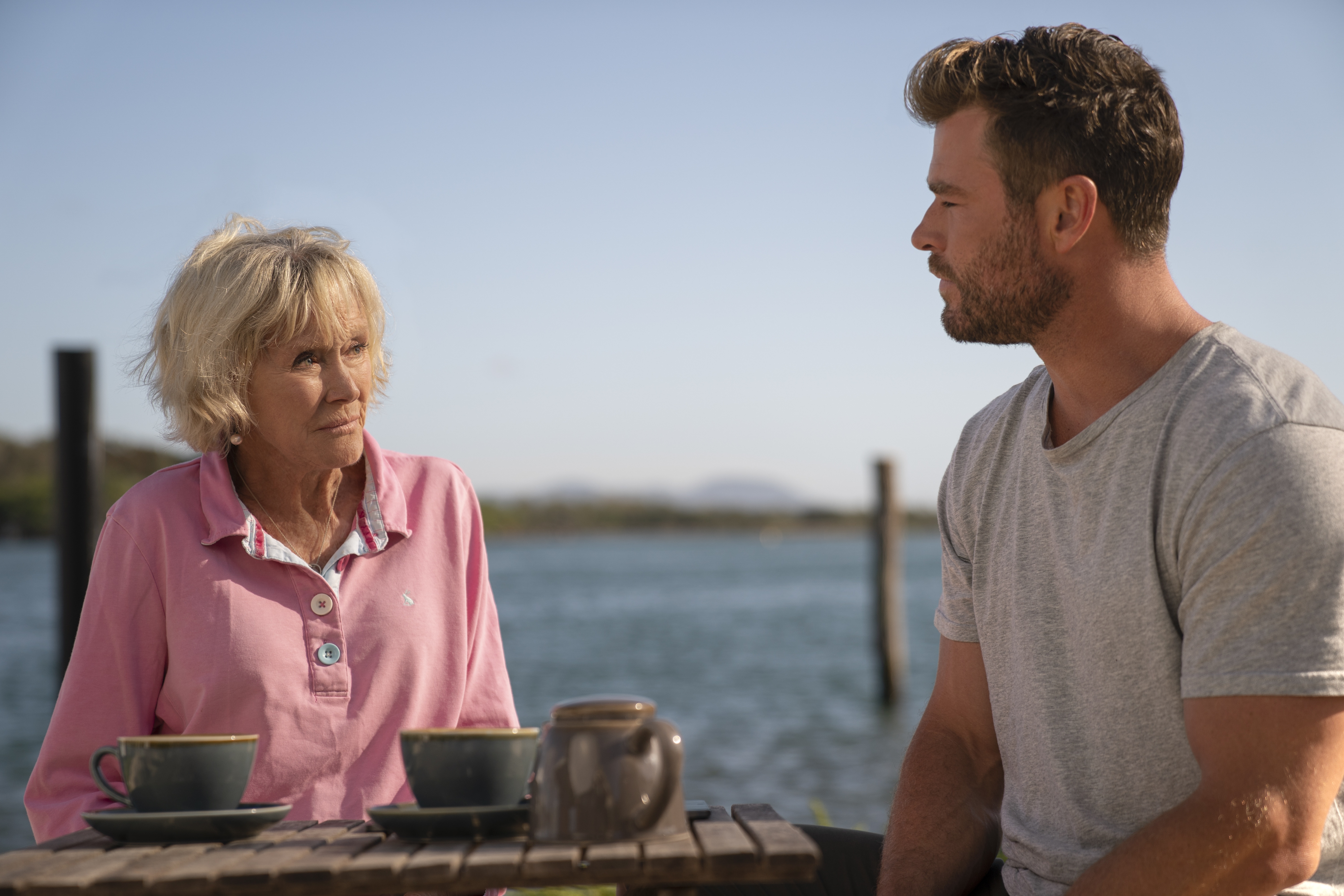 Chris Hemsworth à la rencontre des requins (11).jpg