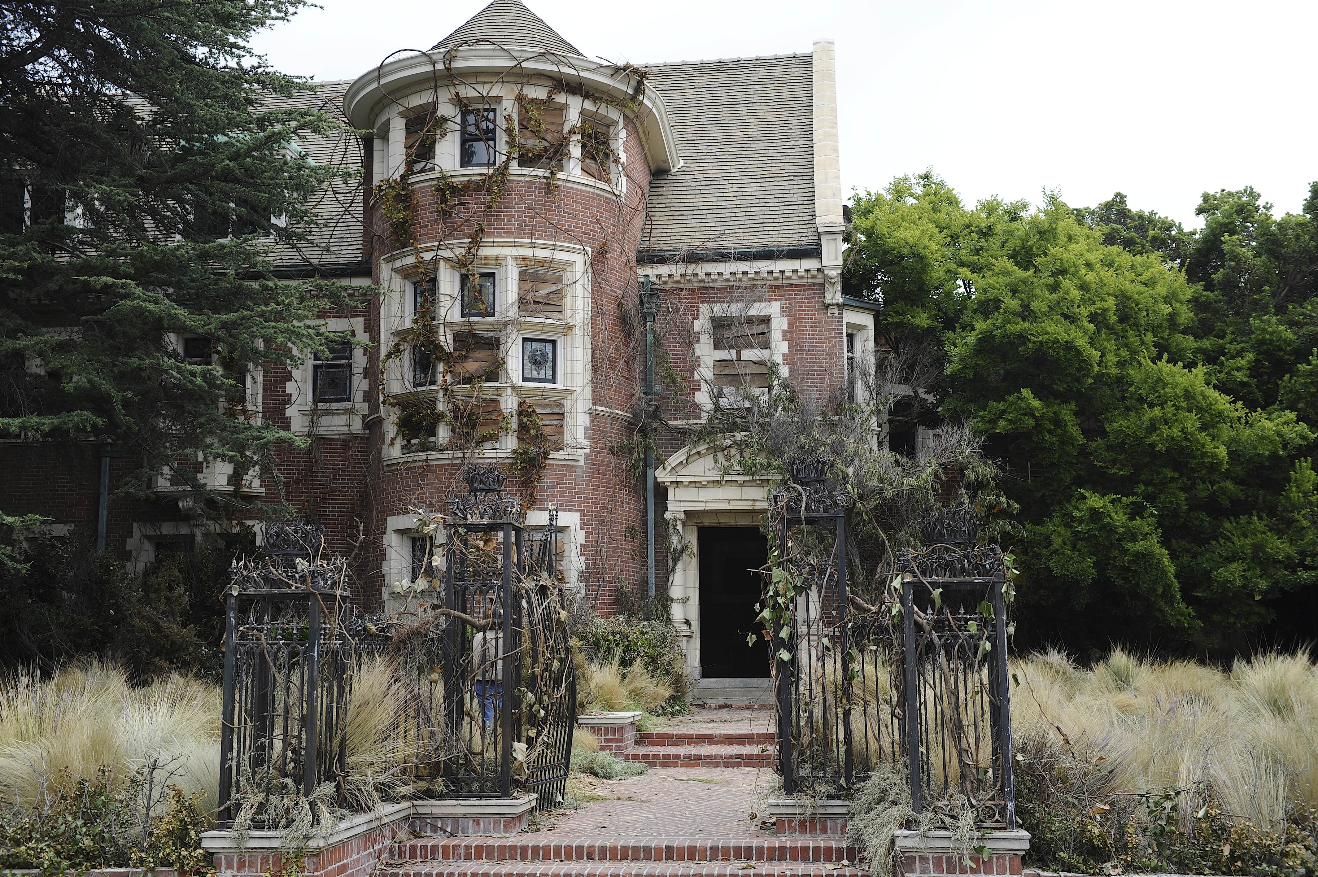 AHS S1 (10).jpg