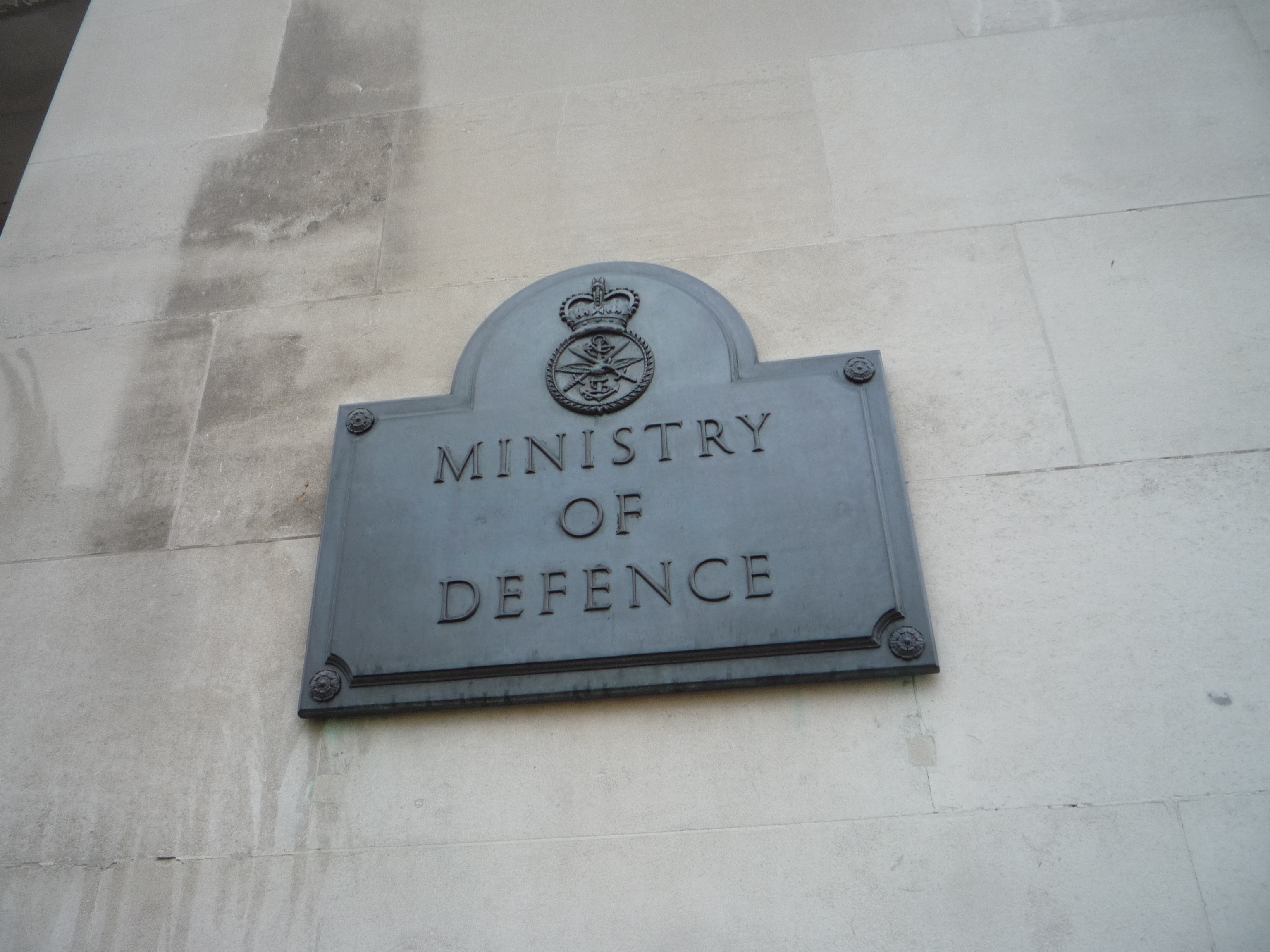 Les OVNIS envahissent l'Europe  Les fusées fantômes (2).jpg