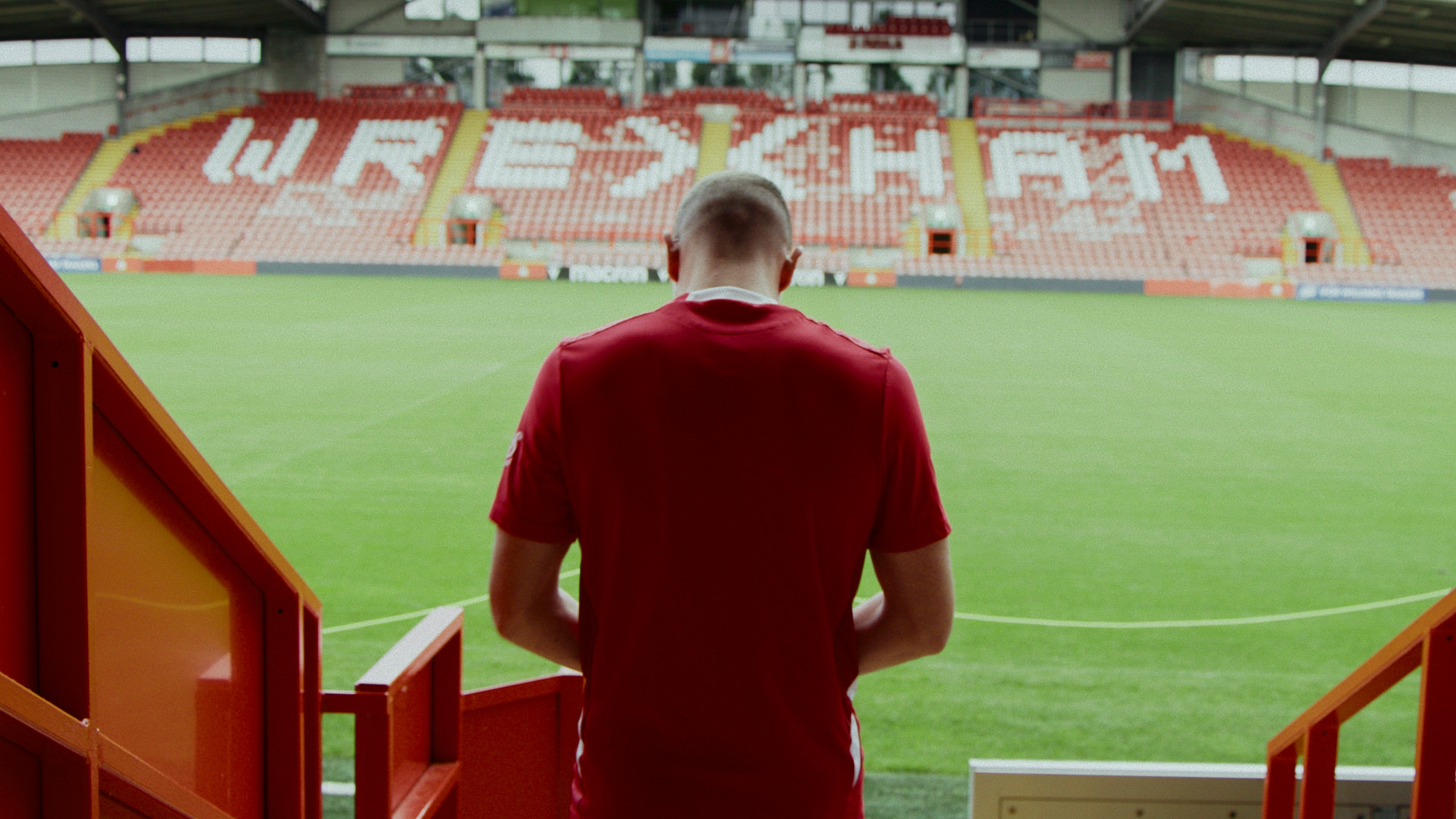 Bienvenue à Wrexham S3 (3).png