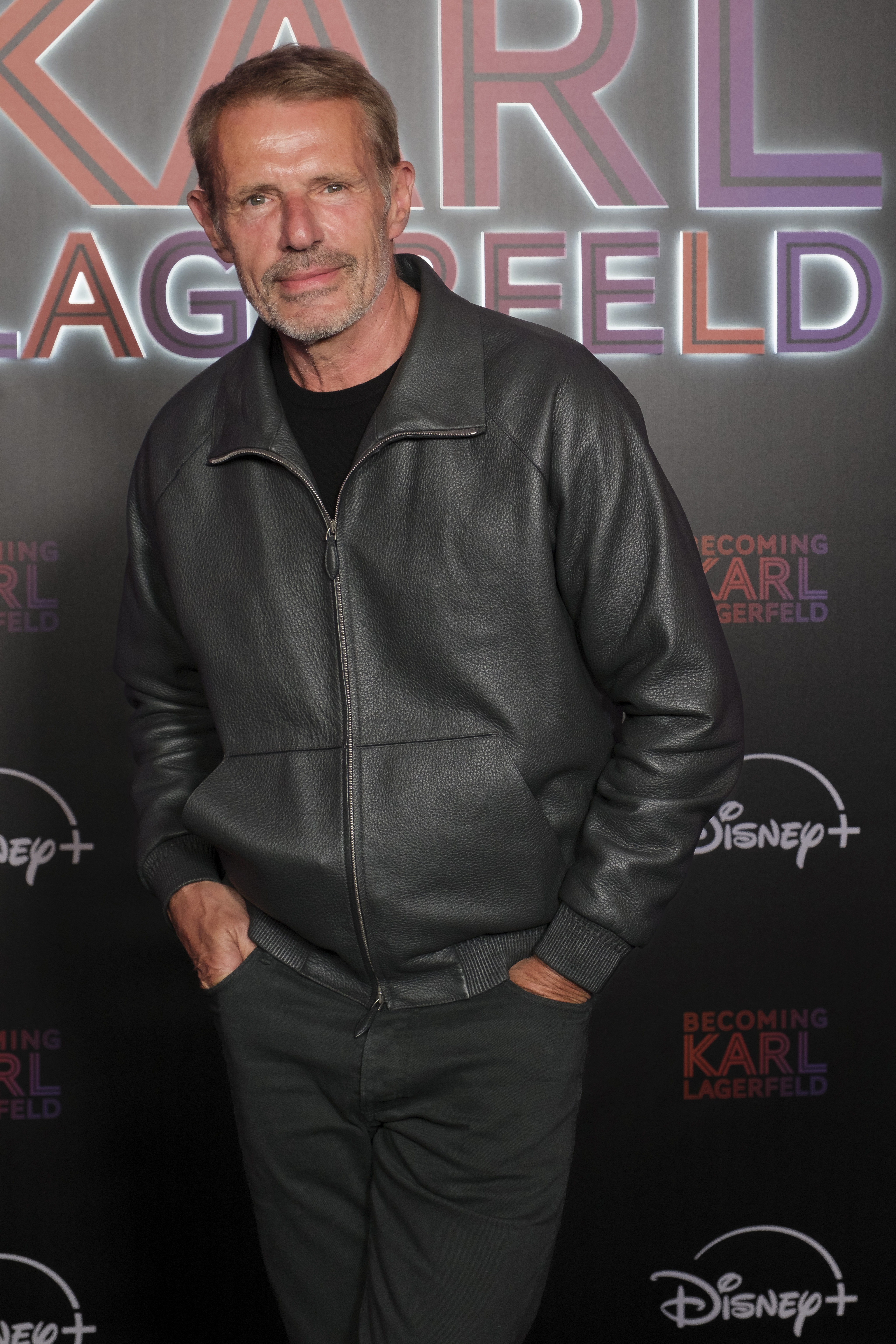 Avant Première Becoming Karl Lagerfeld - Disney+ - l'équipe de la série - Lambert Wilson.jpg