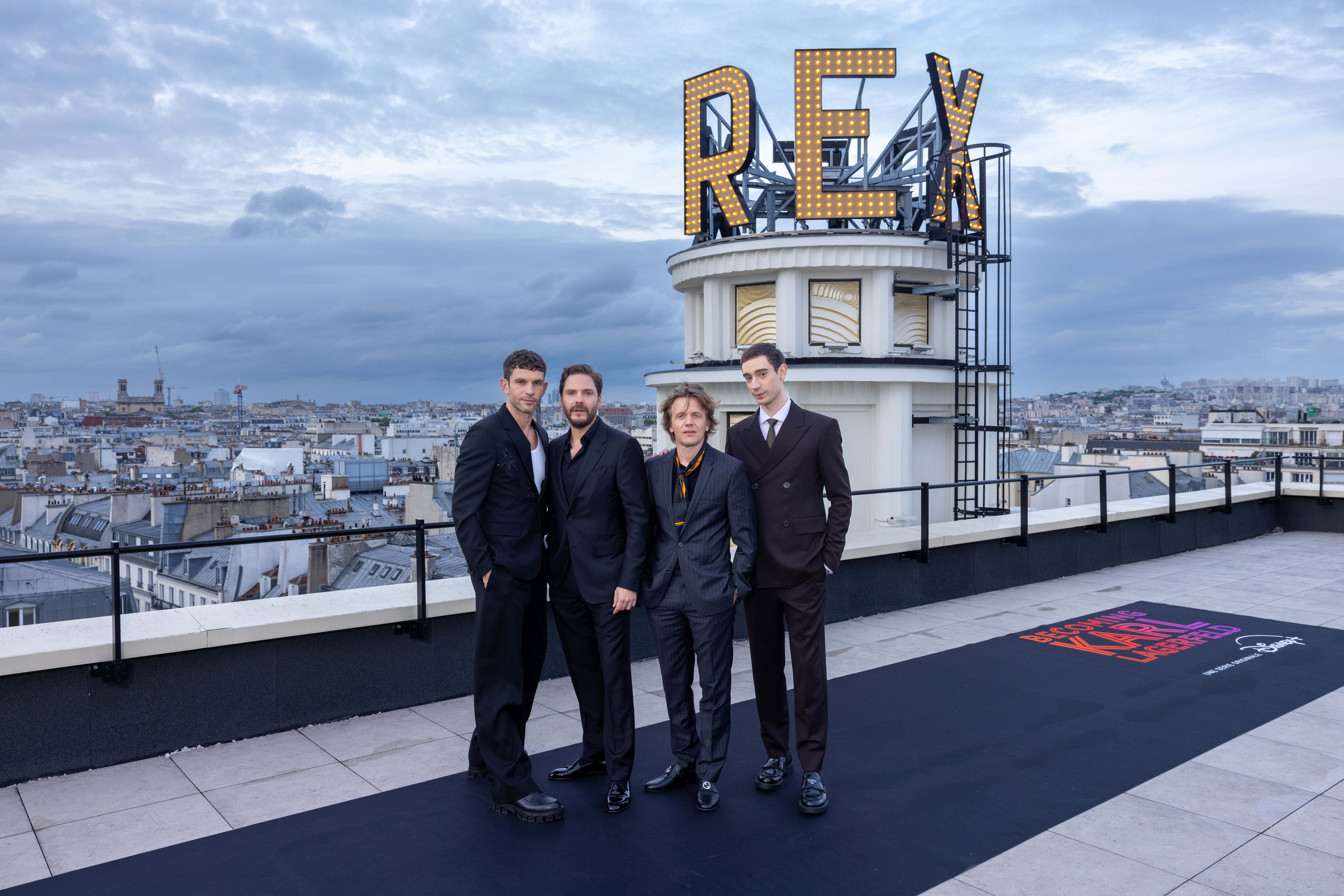 Avant Première Becoming Karl Lagerfeld - Disney+ - l'équipe de la série (4).jpg