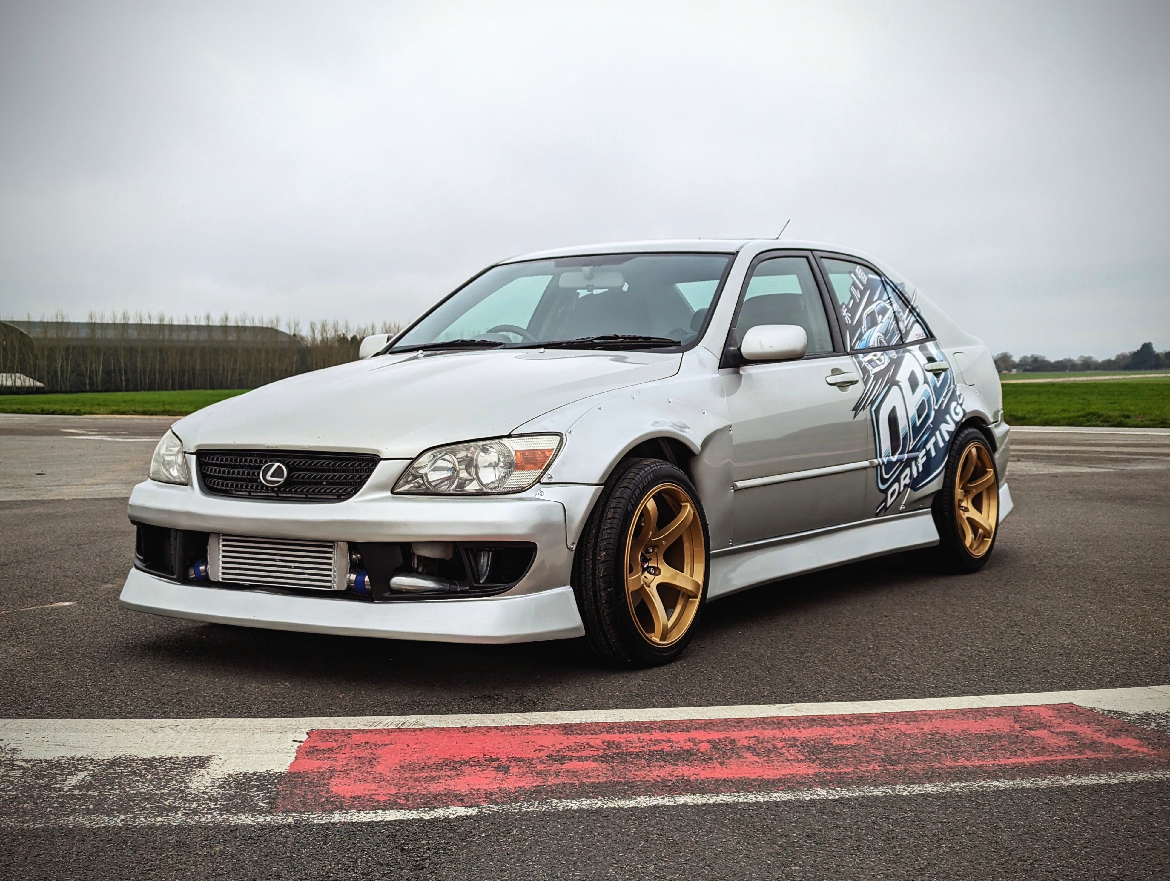 Lexus IS200 (2).jpg
