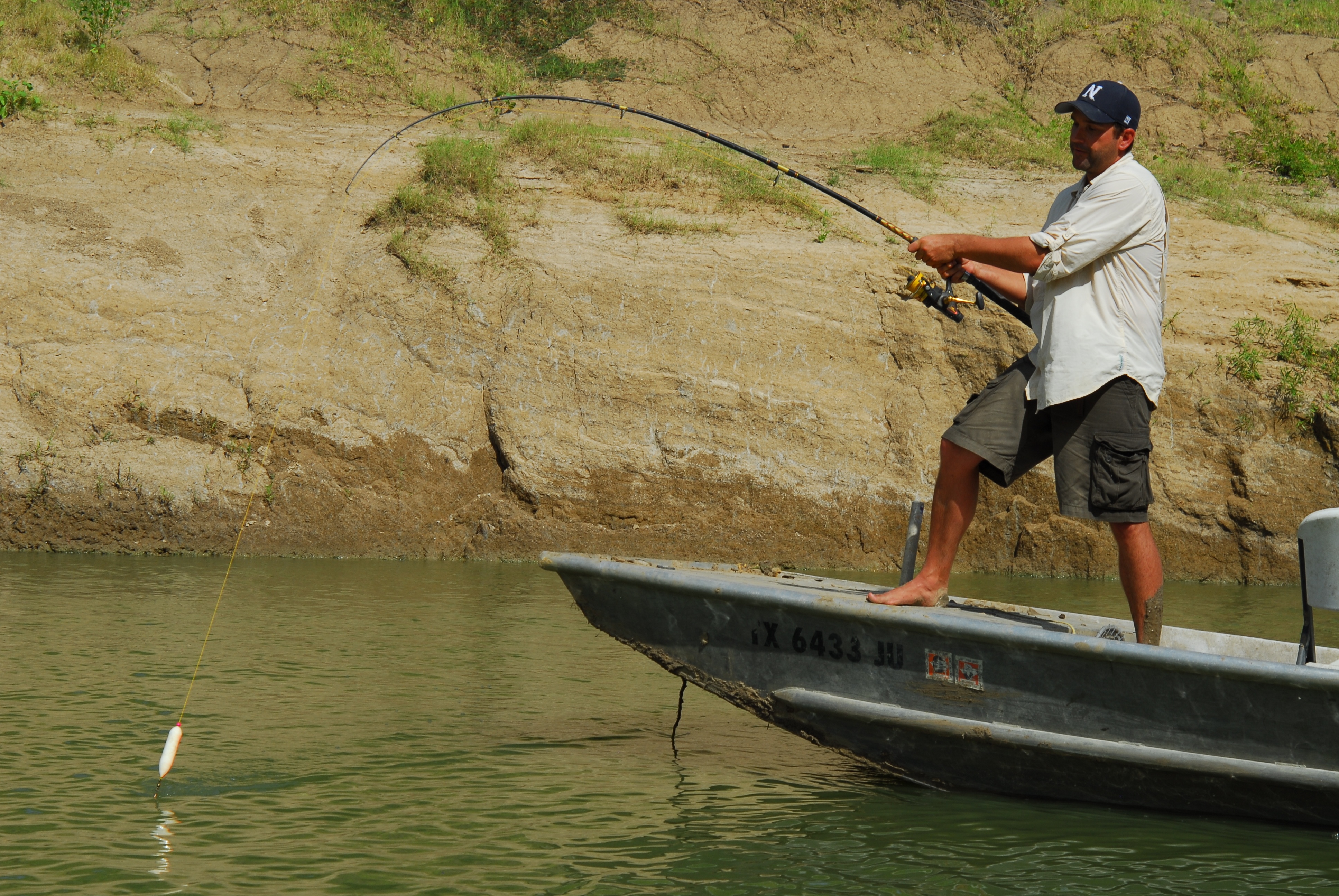 Les capitaines Crochet  La perche géante du Nil (1).JPG